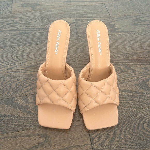 BEIGE, BROWN AND WHITE HEELS.  NEW AND NEVER WORN - Picture 3 of 6